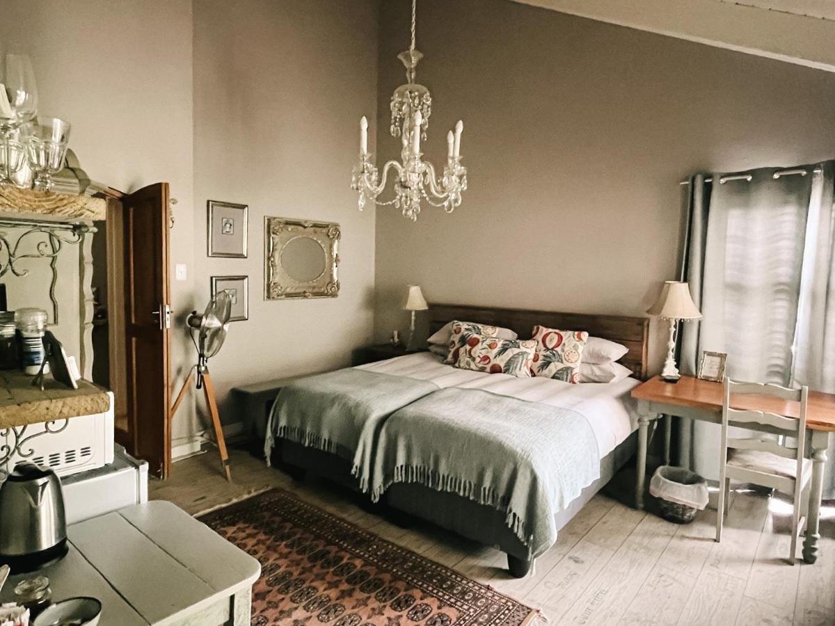 Hotel 35 On Basil Caledon Zewnętrze zdjęcie