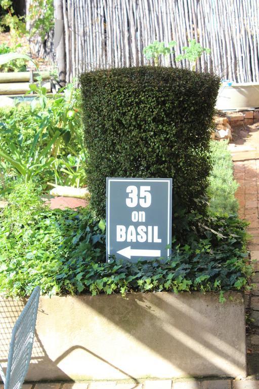 Hotel 35 On Basil Caledon Zewnętrze zdjęcie